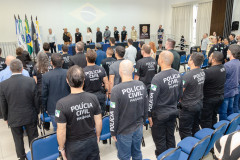 PCPR realiza entrega de medalhas de serviço policial para servidores de Paranaguá 