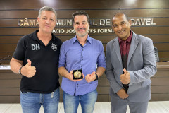 Policial Civil da PCPR recebe medalha de honra ao mérito em Cascavel