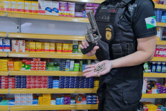 PCPR prende três pessoas em flagrante por falsificação de produto terapêutico ou medicinal em Curitiba