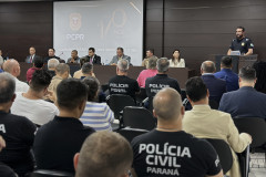 PCPR realiza entrega de medalhas de serviço policial para servidores em Foz do Iguaçu