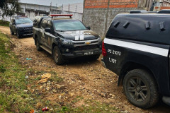 PCPR e GM prendem dois homens e apreende 2,3 quilos de drogas, arma e munições em Sengés