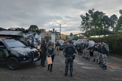 PCPR e PMPR prendem homem e apreendem arma e munições em Guarapuava