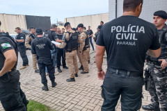 PCPR e PMPR prendem quatro pessoas durante operação contra o tráfico de drogas em Pinhais
