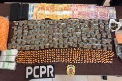 PCPR prende duas pessoas em flagrante e apreende drogas em Pinhais