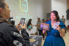 PCPR reúne vítimas para evento de devolução de celulares recuperados em Cascavel