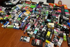PCPR e PMPR apreendem grande quantidade de dispositivo eletrônico para fumar durante fiscalização em Cascavel