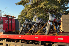 PCPC, PMPR e GM cumprem mandados de busca e apreensão e apreende dez motocicletas em Toledo