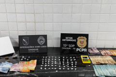 PCPR e PMPR prendem quatro pessoas em flagrante e desmantela ponto de tráfico de drogas em Cascavel 