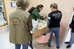 PCPR prende duas pessoas por exercício ilegal da medicina e outros crimes em Curitiba