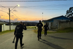 PCPR prende dupla investigada por homicídio e tráfico de drogas em Piraquara