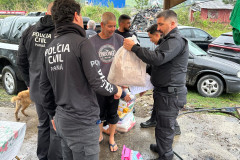 PCPR entrega de 21 cestas básicas, roupas, brinquedos e doces para famílias de Campo Largo