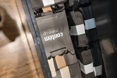 PCPR apreende 77 fardos de embalagens falsificadas em ação no Batel, em Curitiba