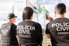 PCPR cumpre mandado de prisão contra um homem foragido dentro do fórum de Fazenda Rio Grande