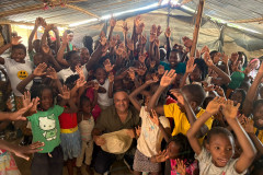 Servidor da PCPR realiza ação social em Moçambique e contribui com projeto que atende mais de 160 crianças