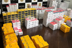 PCPR prende dois homens e apreende 1,6 mil celulares sem procedência em Curitiba