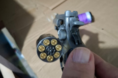 PCPR prende um homem e investiga dois envolvidos em furto, incêndio criminoso, ameaça e posse de arma de fogo em Cascavel