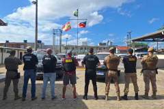 PCPR, PMPR, PCSC e PMSC prendem homem por homicídio e tráfico de drogas em Navegantes