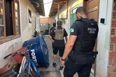 PCPR, PMPR e Polícia Penal cumprem 13 mandados contra o tráfico no Litoral