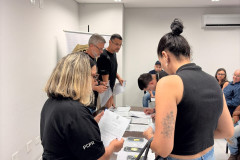 PCPR realiza entrega de aparelhos celulares recuperados em investigação em Maringá