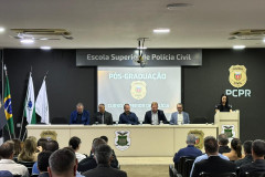 PCPR inicia curso de pós-graduação para 81 delegados em Curitiba