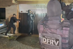 PCPR prende dois suspeitos de integrar grupo envolvido em roubos, furtos e adulteração de veículos