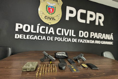 PCPR prende homem em flagrante e apreende arma de uso restrito em Fazenda Rio Grande