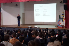 Palestra antidrogas da PCPR atinge 2,2 mil alunos em Ubiratã e Mallet