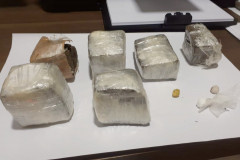 PCPR prende mulher que deixou drogas e celulares próximo a carceragem em Ibaiti
