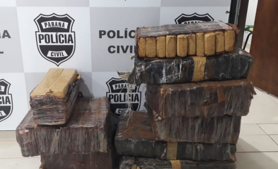 Diversos pacotes de maconha apreendidos