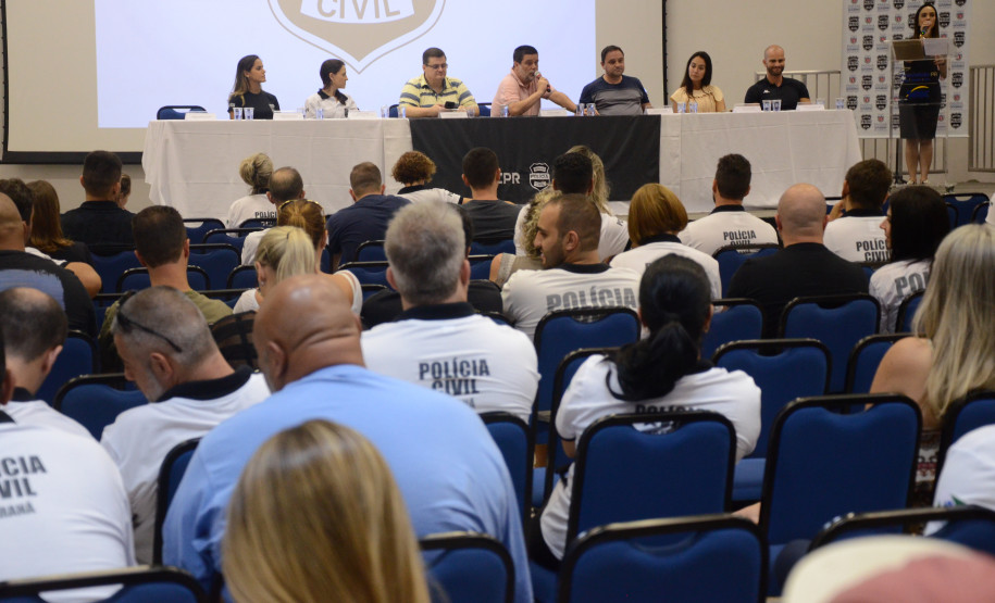Dezenas de policiais participam de reunião de trabalho para a operação verão maior 2020.jpg