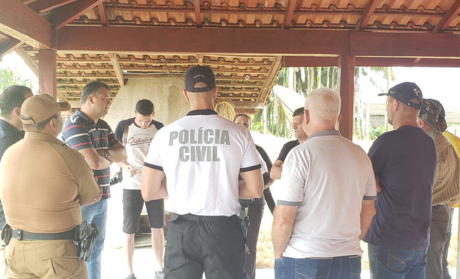 Reunião sobre orientações de segurança na área rural de Guaratuba