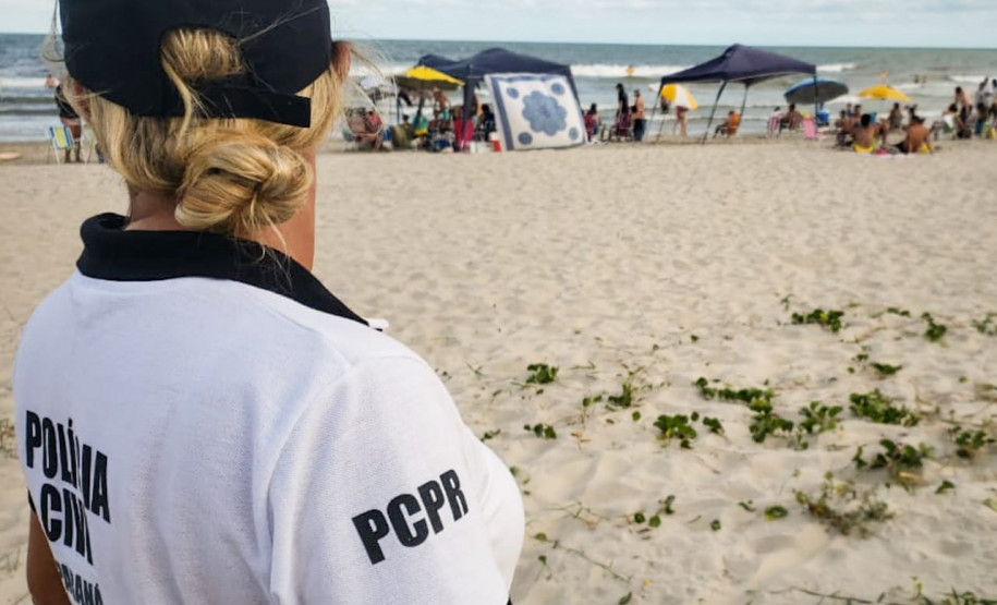 Policial Civil em diligências no litoral