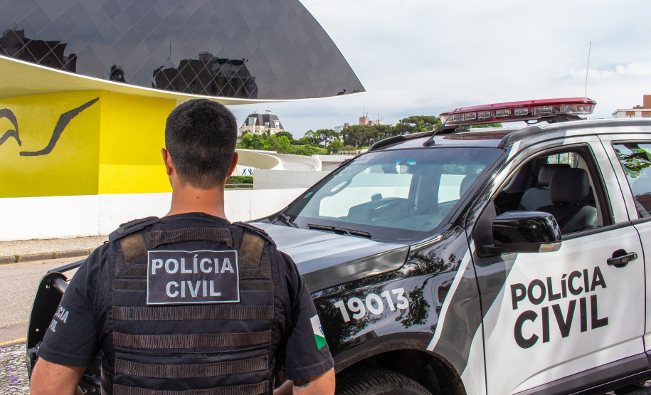 Policial Civil em trabalho