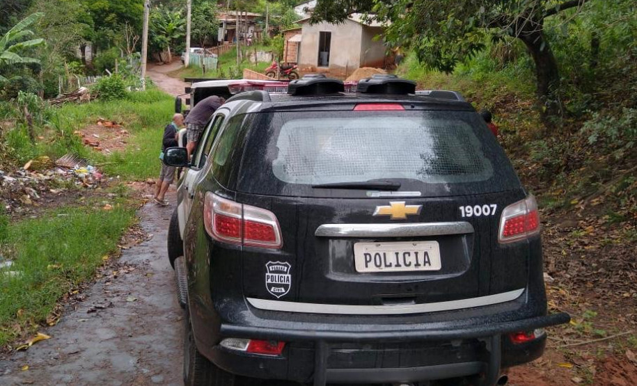 Viatura no loca da prisão