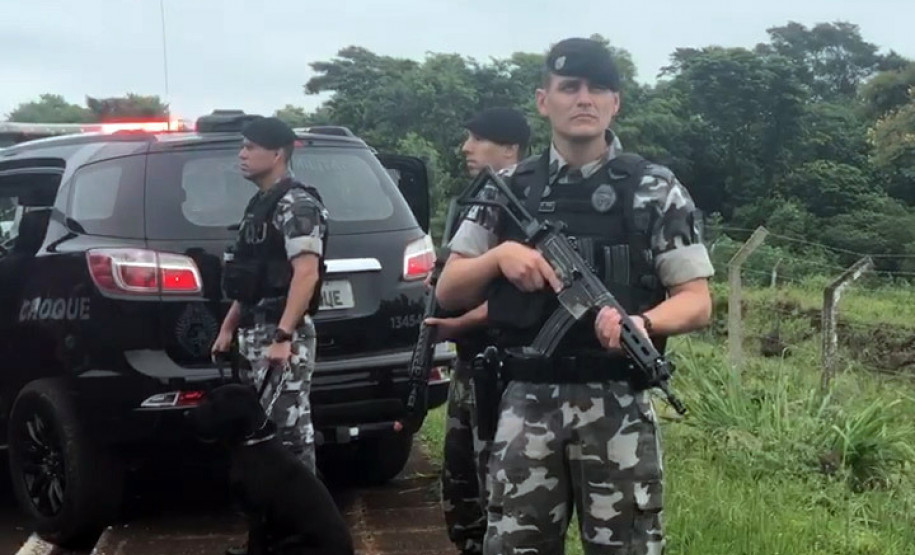 Policiais militares em ação na Costa Oeste