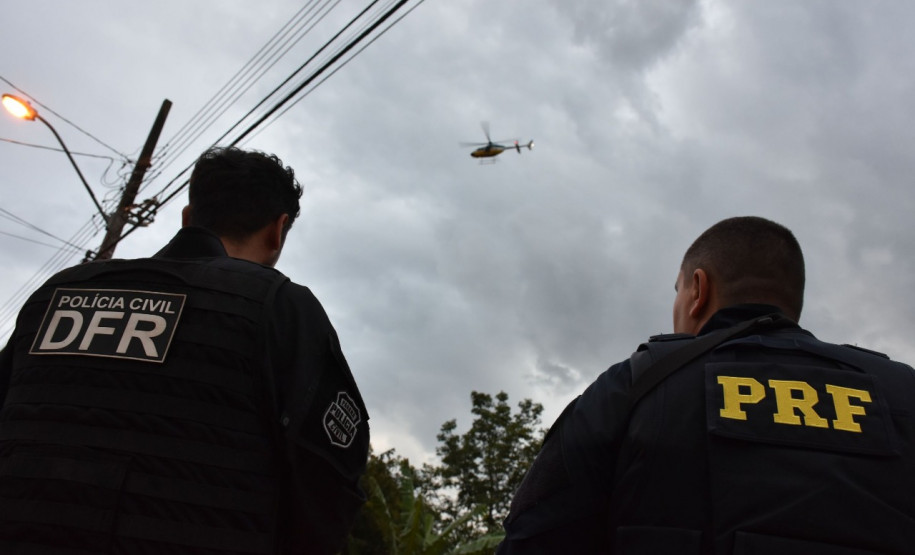 Policial civil e rodoviário durante operações