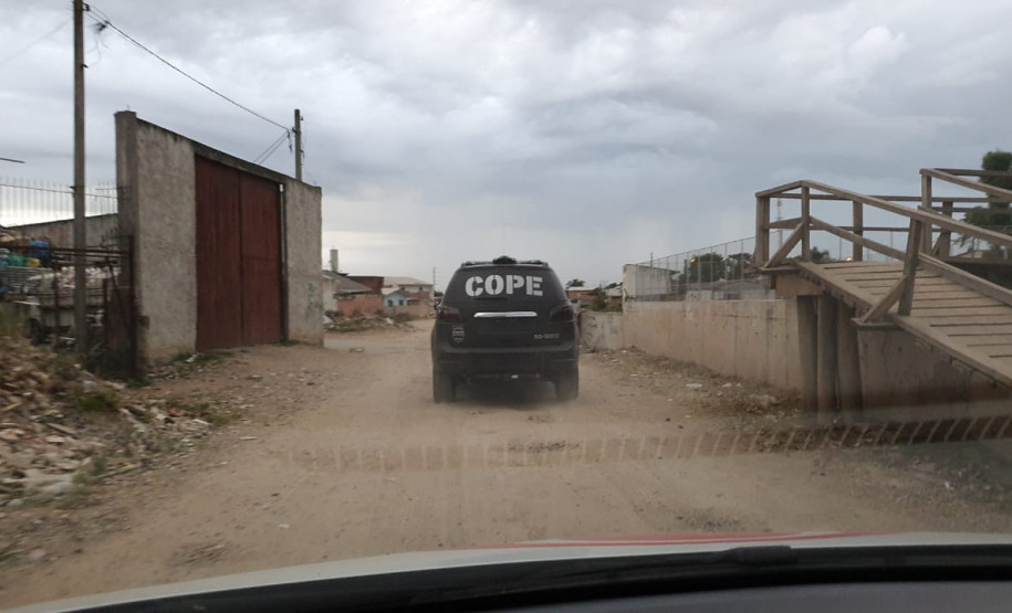 Viatura da PCPR em operação