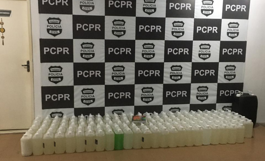 Galões de álcool em gel adulterados apreendidos durante ação da PCPR