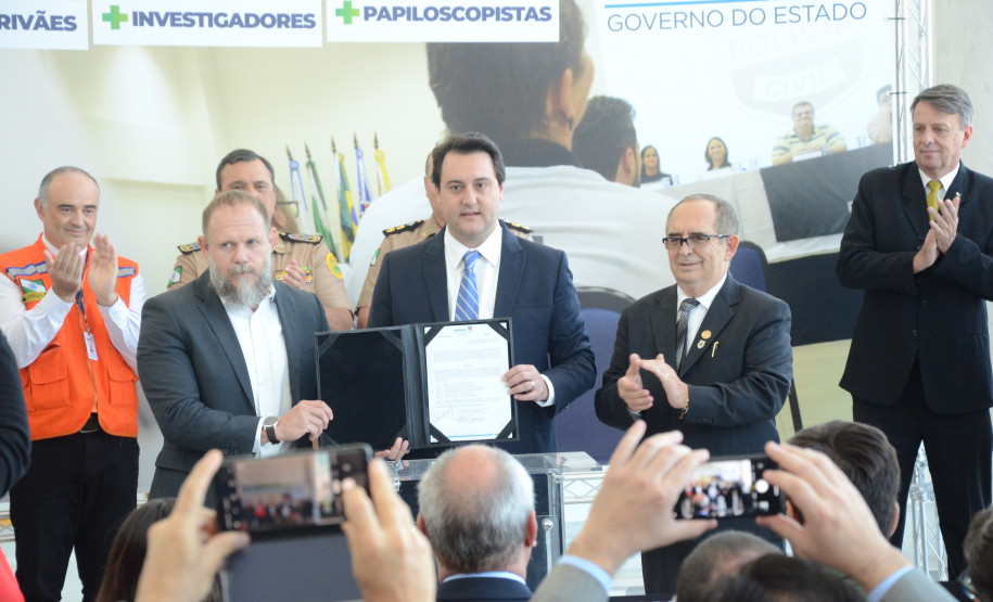 Governador convoca escrivães e confirma concurso para a Polícia Civil