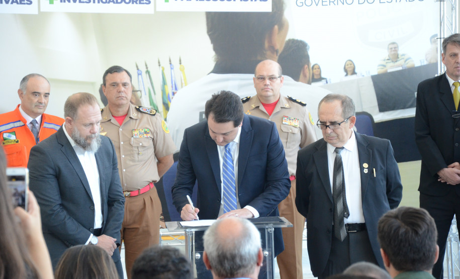 Governador convoca escrivães e confirma concurso para a Polícia Civil