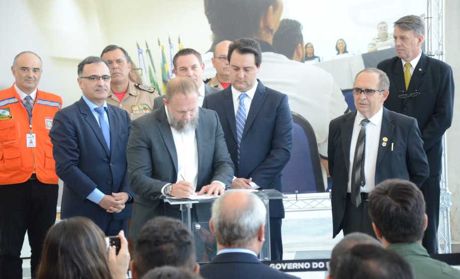 Governador convoca escrivães e confirma concurso para a Polícia Civil