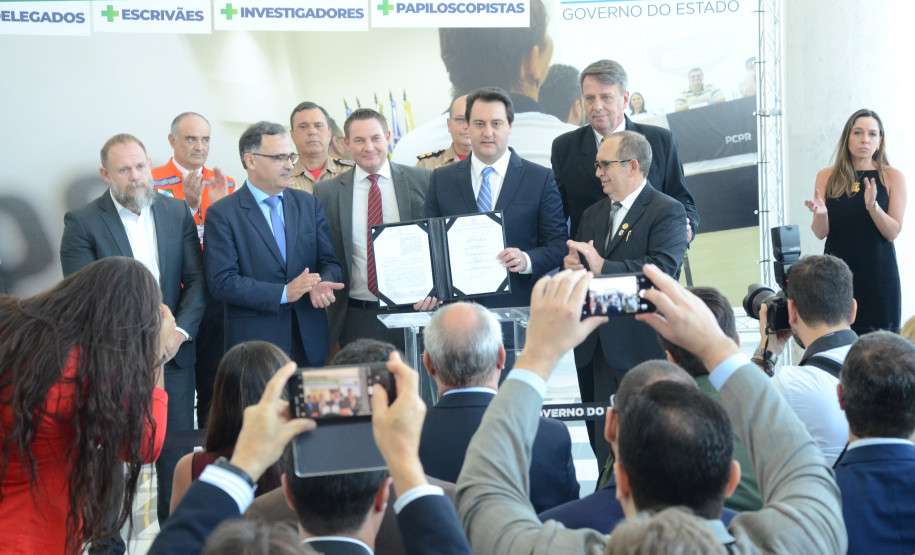 Governador convoca escrivães e confirma concurso para a Polícia Civil