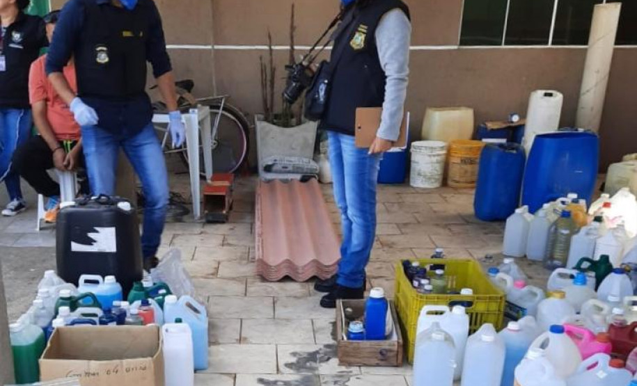 Equipe da Vigilância Sanitária no local