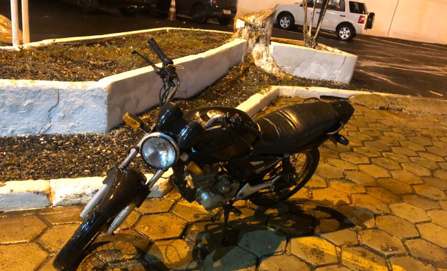 Motocicleta estacionada
