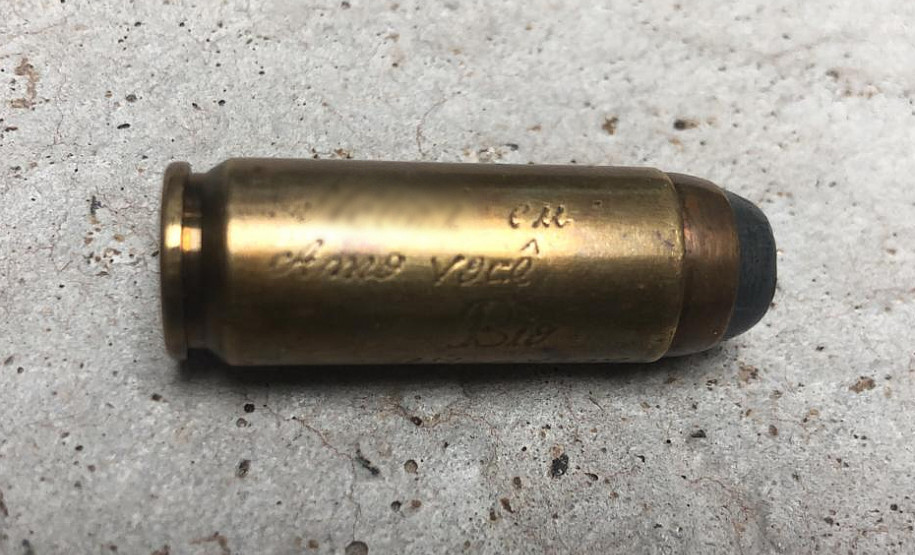 Cartucho com frase escrita no estojo