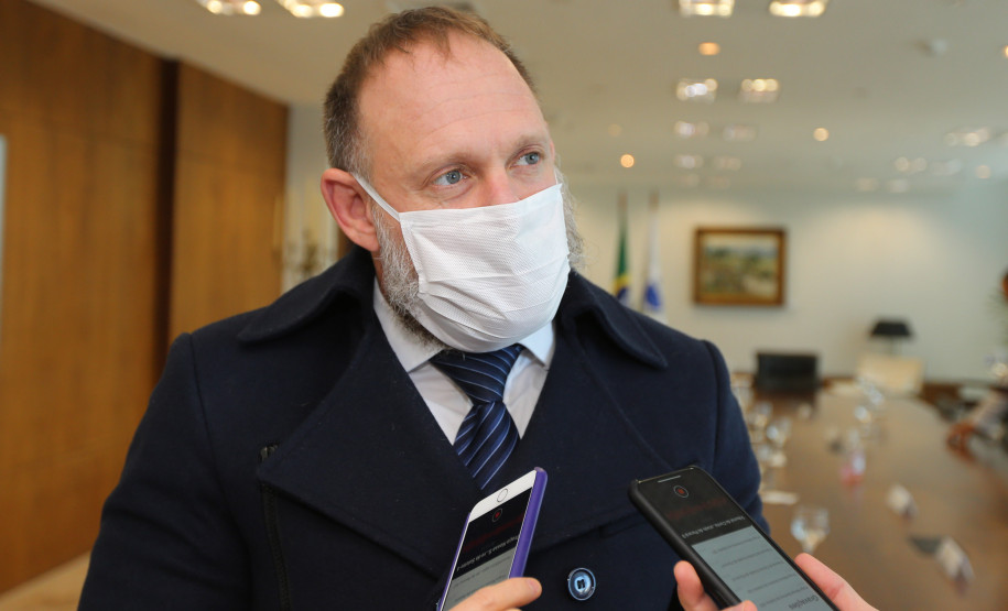 Delegado geral concedendo entrevista