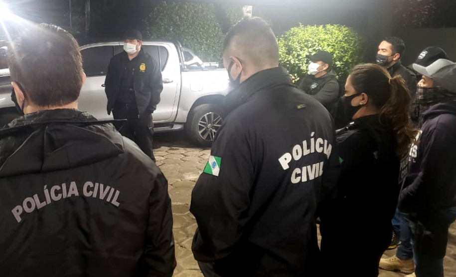Policiais civis reunidos