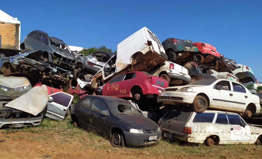 PCPR remove 1,6 mil veículos de pátios em Cascavel