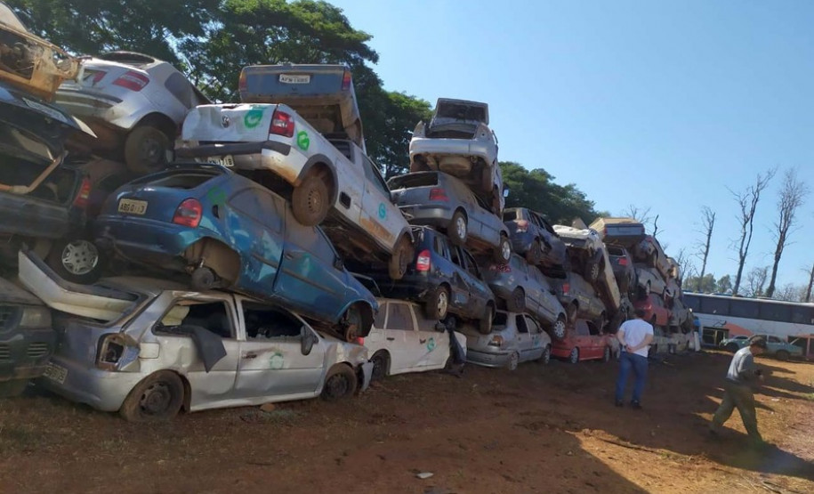 PCPR remove 1,6 mil veículos de pátios em Cascavel