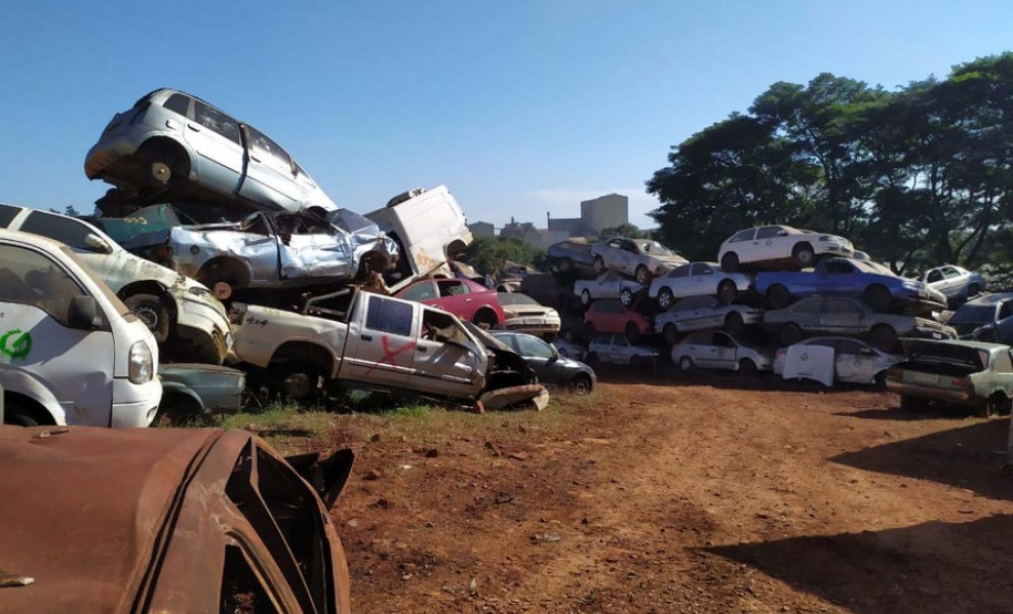 PCPR remove 1,6 mil veículos de pátios em Cascavel